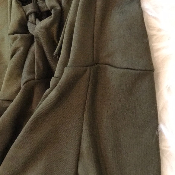 🌸Army green lace up long sleeve bodysuit - Picture 4 of 4